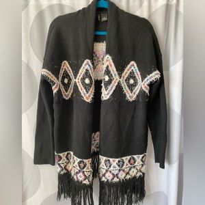 Black sweater, fun fringe & diamond design. Cozy, Medium, oversized open front.